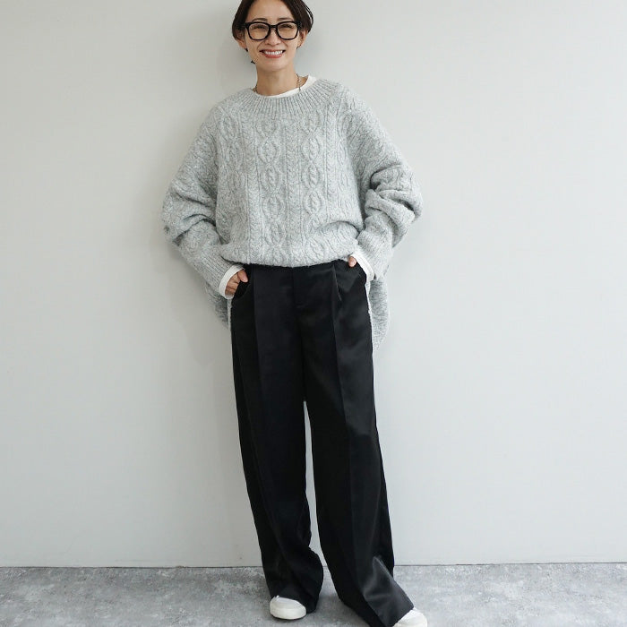 ケーブルチュニックニット
