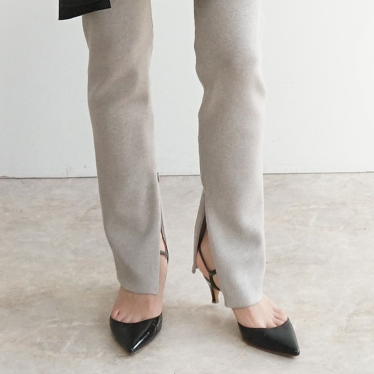 スリムニットパンツ