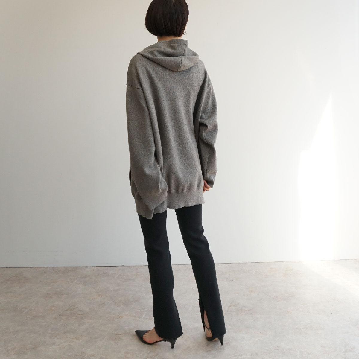 スリムニットパンツ
