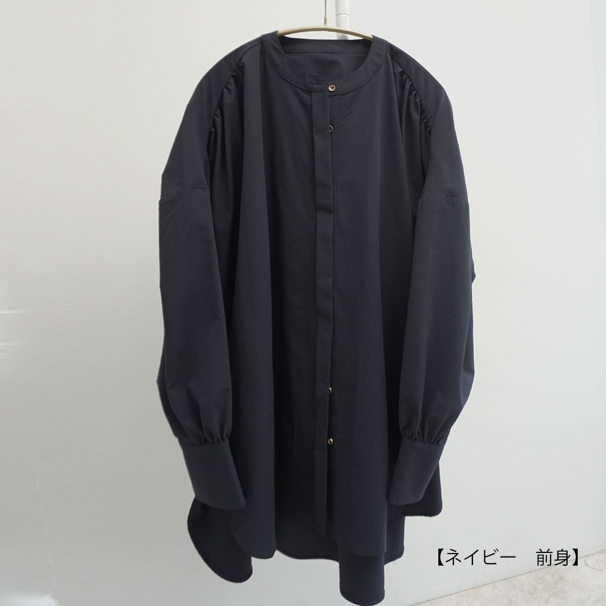ノーカラーギャザーブラウス