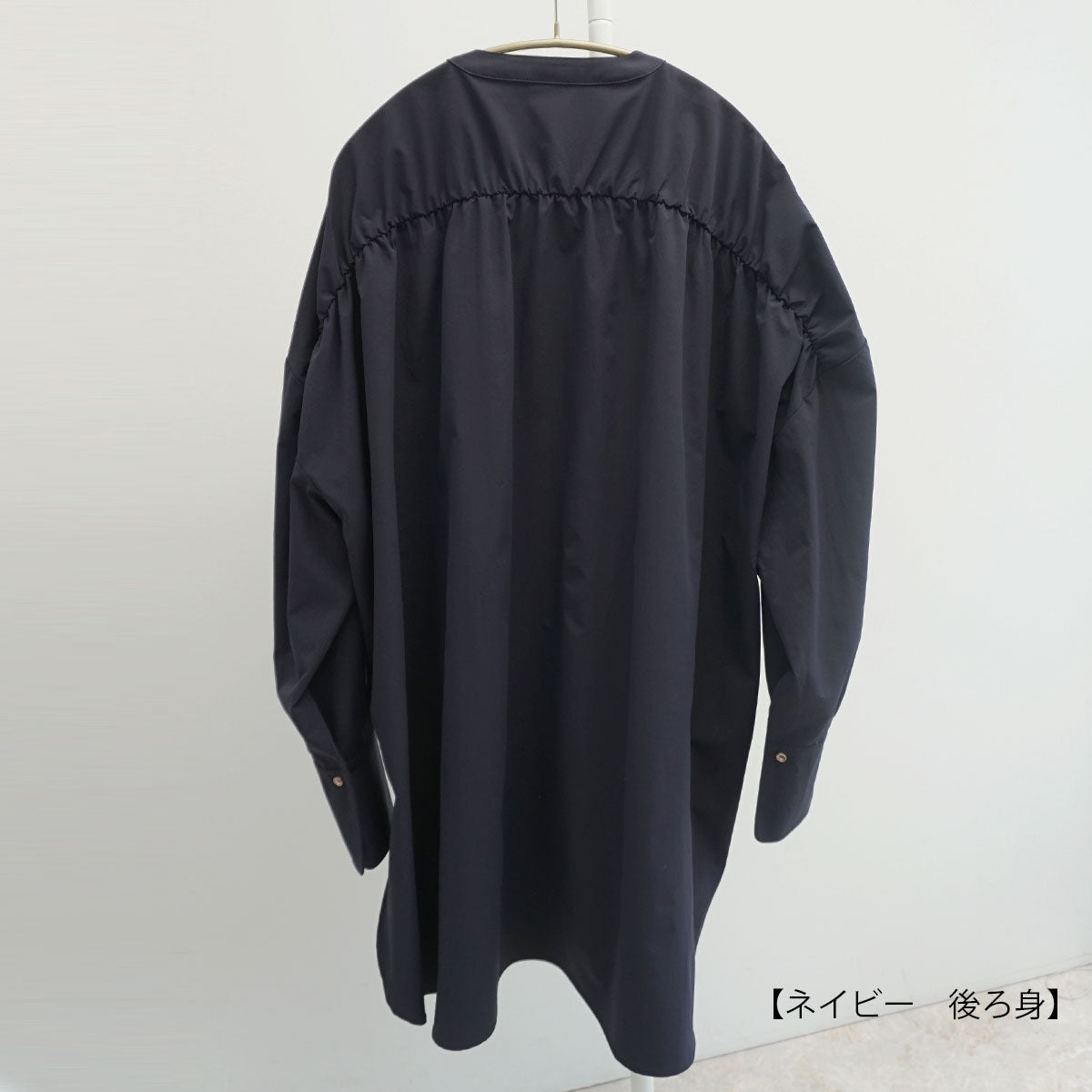 ノーカラーギャザーブラウス