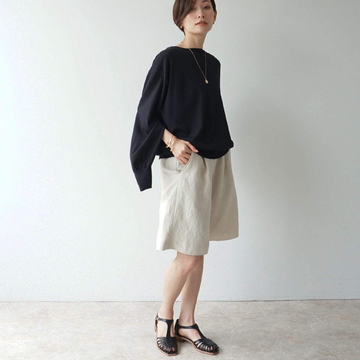 袖スリット開きファインニット